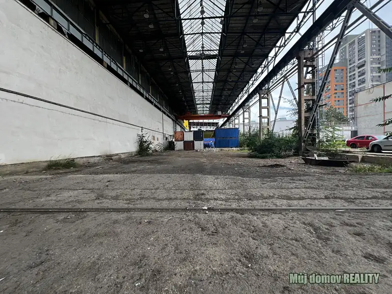 Pronájem komerčního pozemku 1900 m², Praha – náhled fotky 1
