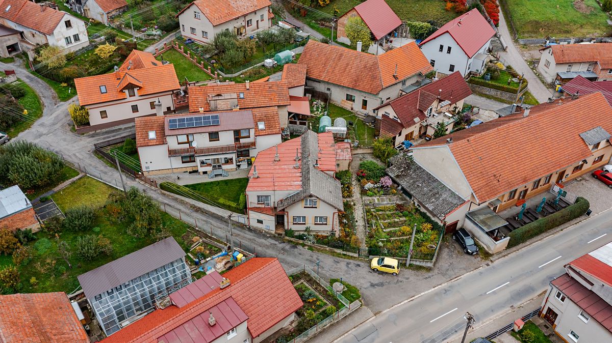 Prodej rodinného domu 375 m², pozemek 375 m² – fotografie 3
