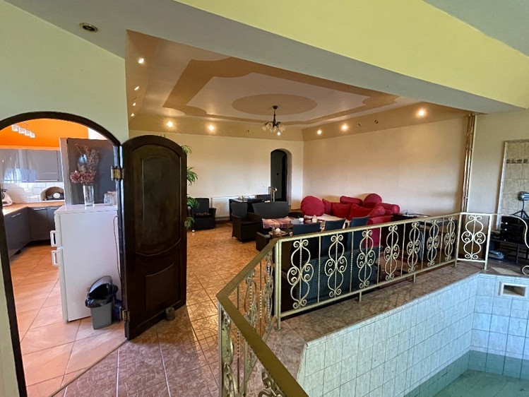 Комерційне приміщення в оренду, 600 м² (6 з 26)