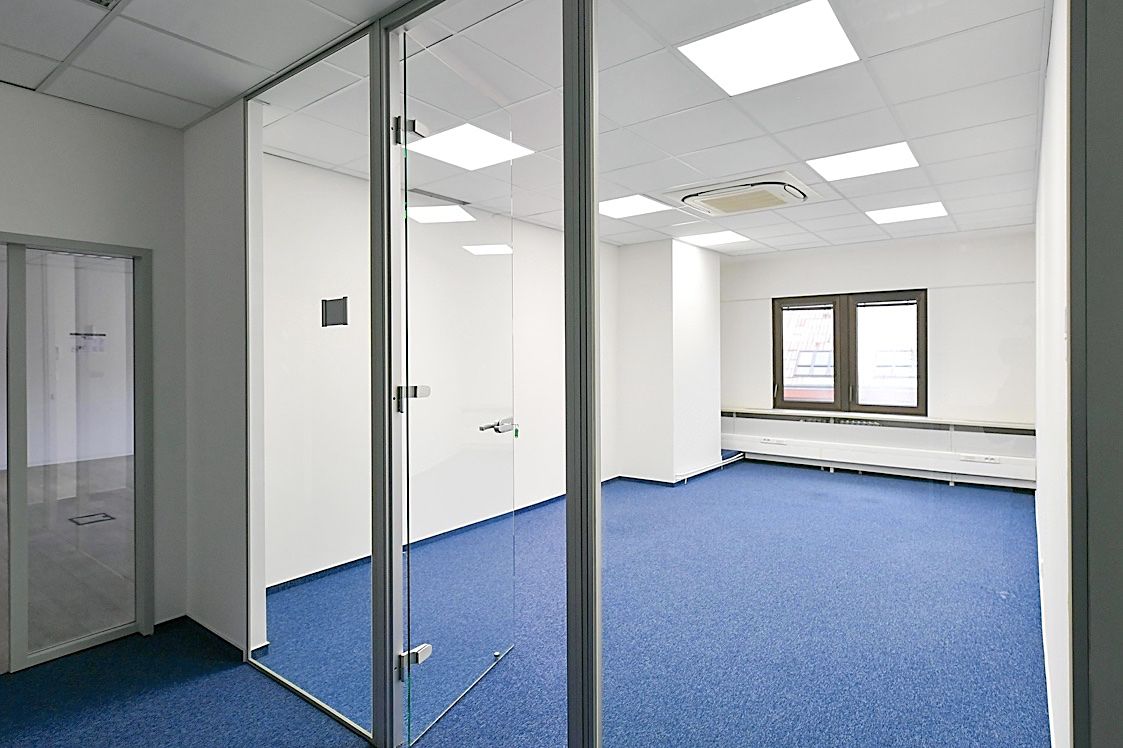 Pronájem kanceláře 190 m² – fotografie 2