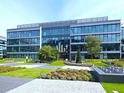 Pronájem kanceláře 2041 m²