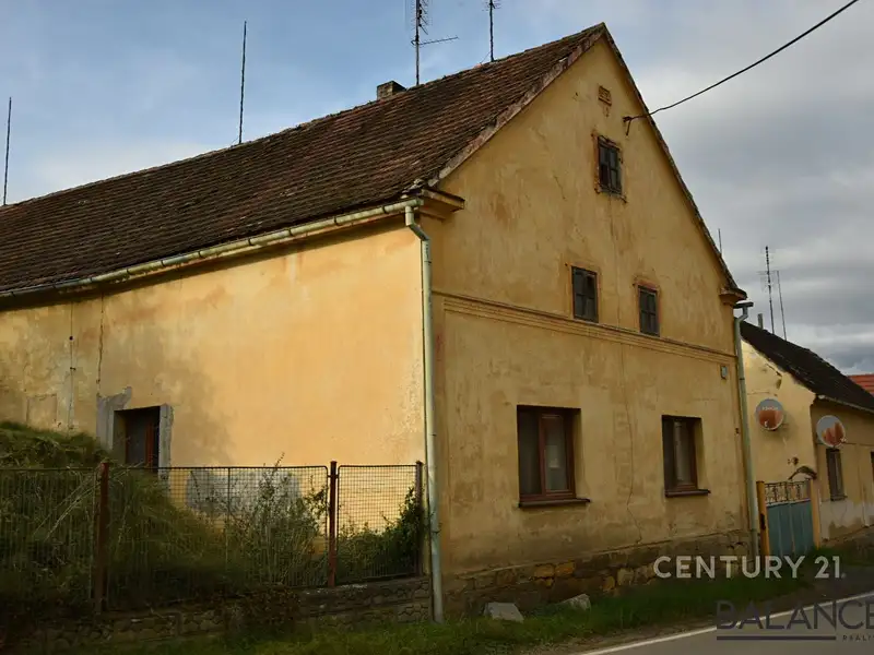 Prodej vícegeneračního domu 200 m², pozemek 2099 m², Dnešice – náhled fotky 1