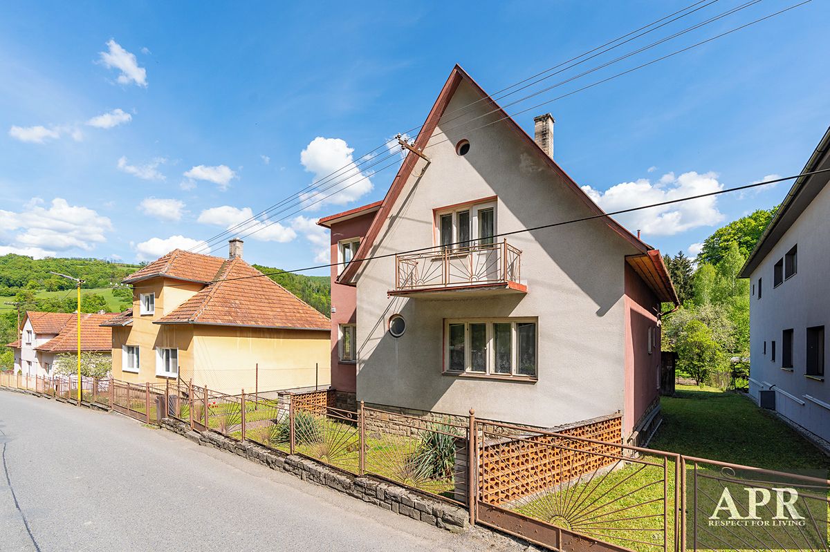 Prodej rodinného domu 117 m², pozemek 871 m² – fotografie 2
