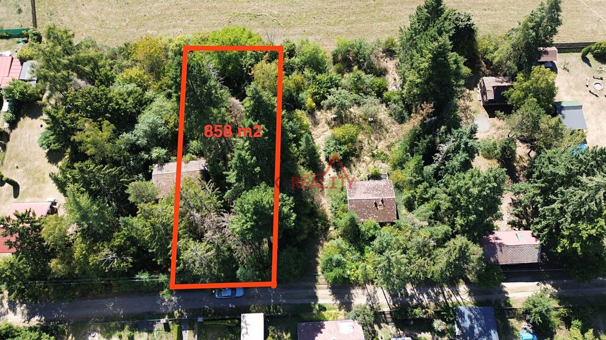 Prodej stavebního pozemku 858 m², Malá Hraštice – fotka 1 z 3