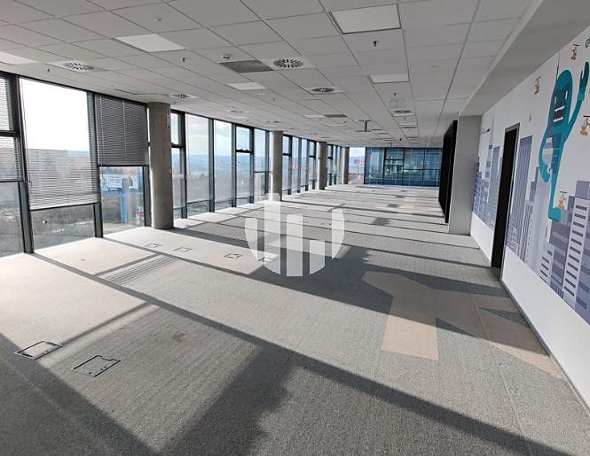 Pronájem kanceláře 1363 m² – fotografie 3