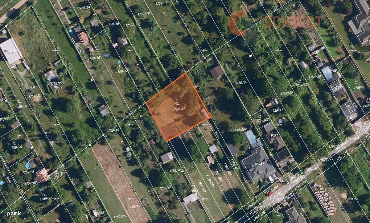 Prodej stavebního pozemku 1103 m², Hodonín – fotka 1 z 3