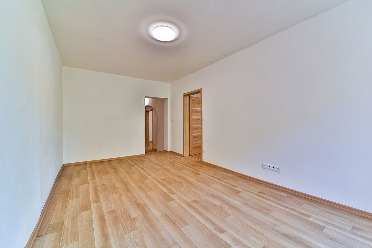 Pronájem bytu 4+kk 73 m² – fotografie 3