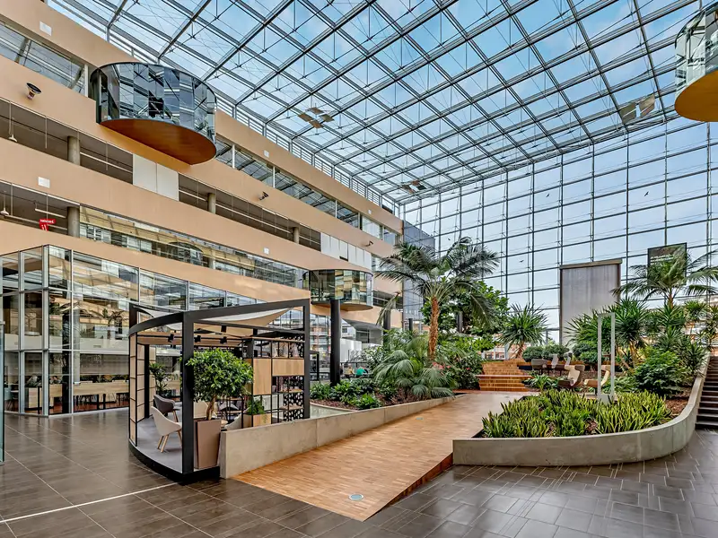 Pronájem kanceláře 744 m², Praha – náhled fotky 2