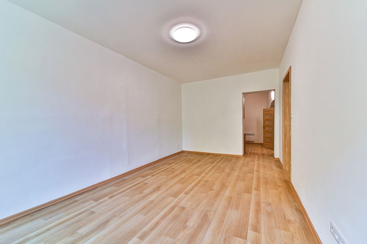 Pronájem bytu 4+kk 73 m² – fotografie 2