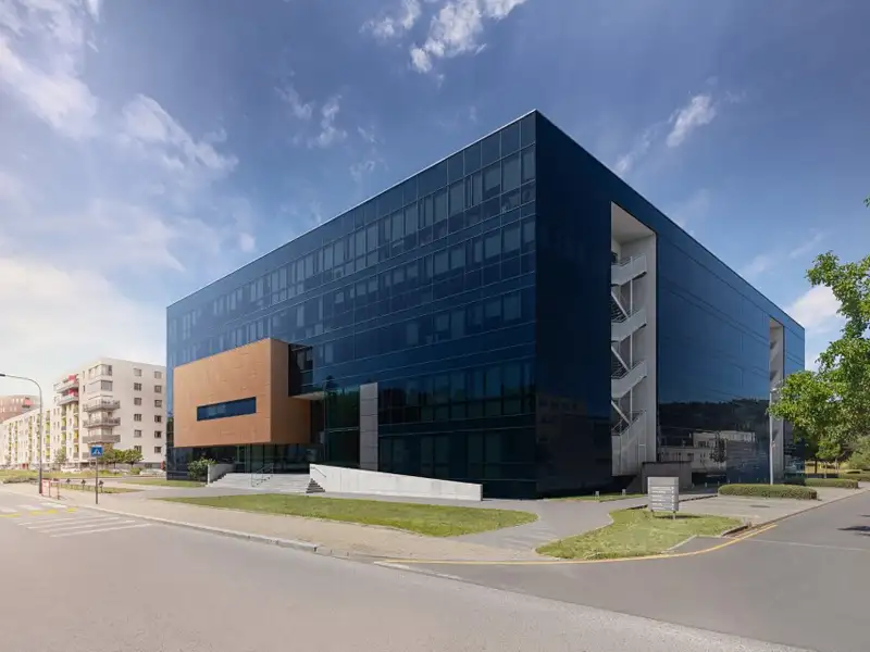 Pronájem kanceláře 744 m², Praha – náhled fotky 1