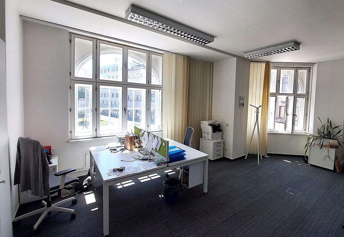 Pronájem kanceláře 72 m² – fotografie 4