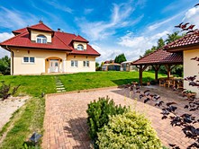 Dražba  rodinného domu 674 m², pozemek 1 567 m²