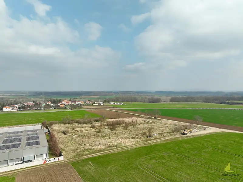 Prodej komerčního pozemku 13821 m², Bezměrov – náhled fotky 1