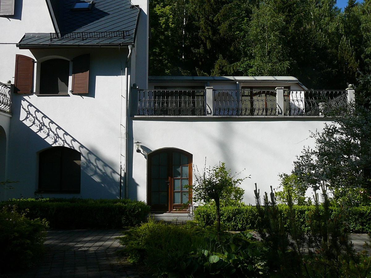 Prodej rodinného domu 1000 m², pozemek 133323 m² – fotografie 3