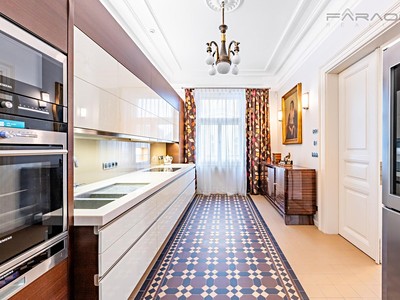 Pronájem bytu 4+1 184 m²