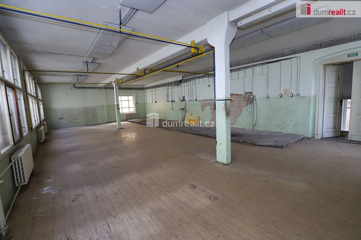 Prodej komerční nemovitosti 1600 m² – fotografie 3