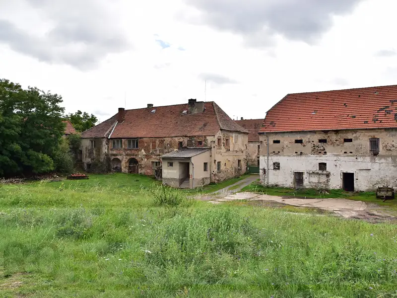 Prodej zemědělské usedlosti 325 m², pozemek 12362 m², Zákolany – náhled fotky 1