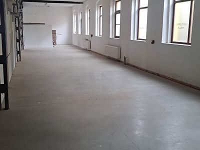 Pronájem skladového prostoru 400 m²