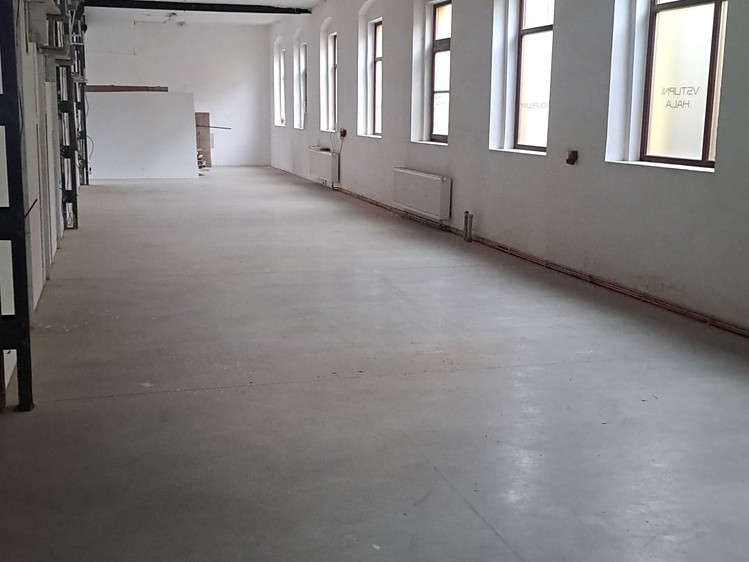 Gewerbefläche zur Miete, 400 m² (1 von 13)