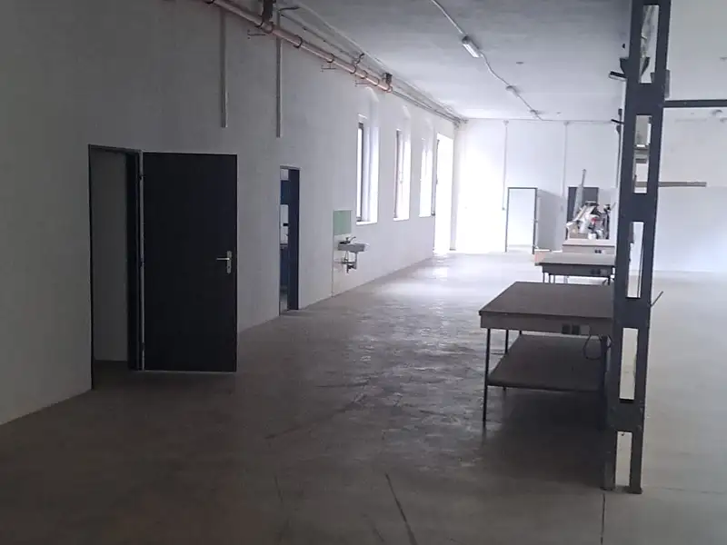 Pronájem výrobní haly, prostoru 400 m², Cheb – náhled fotky 2