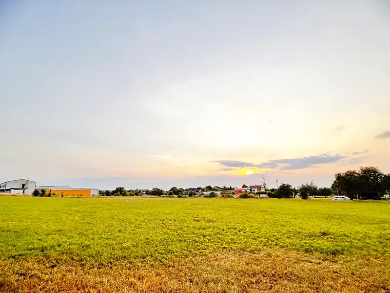 Pronájem komerčního pozemku 15102 m², Strančice – náhled fotky 1