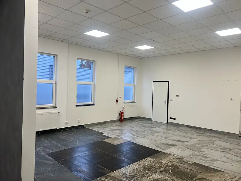 Pronájem obchodního prostoru 136 m², Dalovice – náhled fotky 3