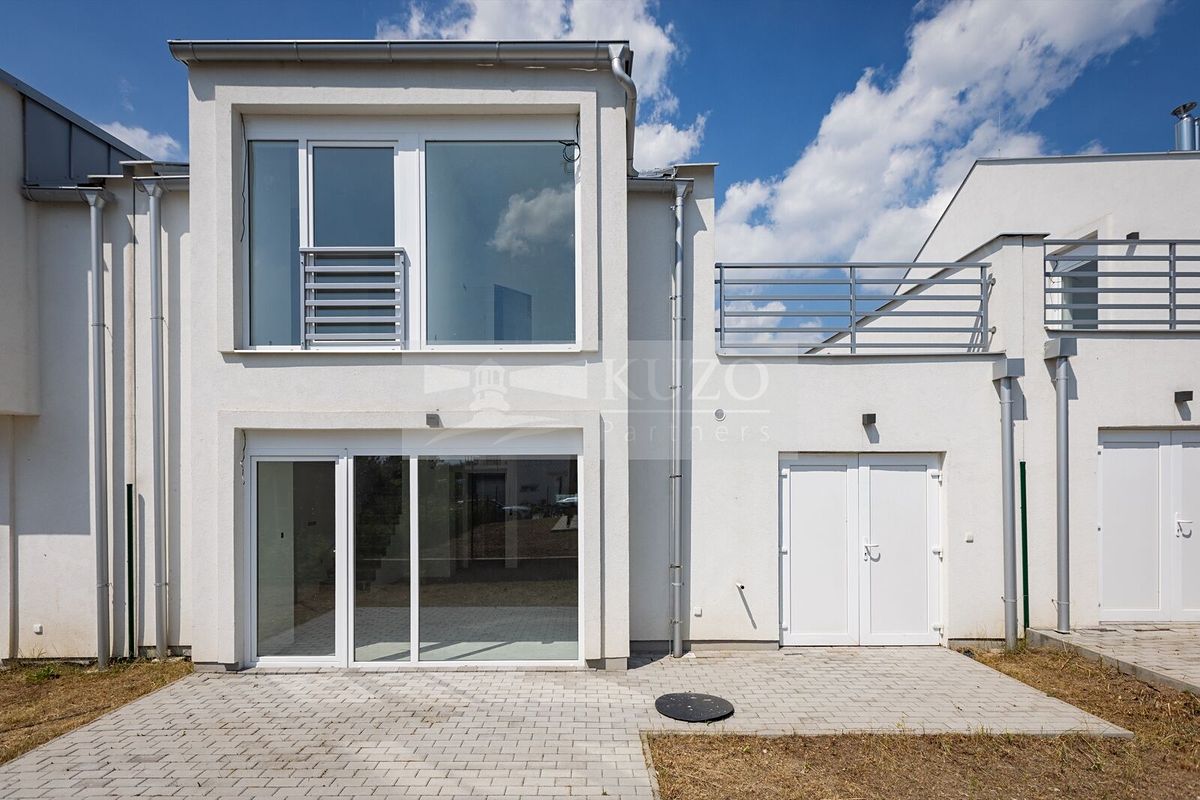 Prodej rodinného domu 166 m², pozemek 99 m² – fotografie 3