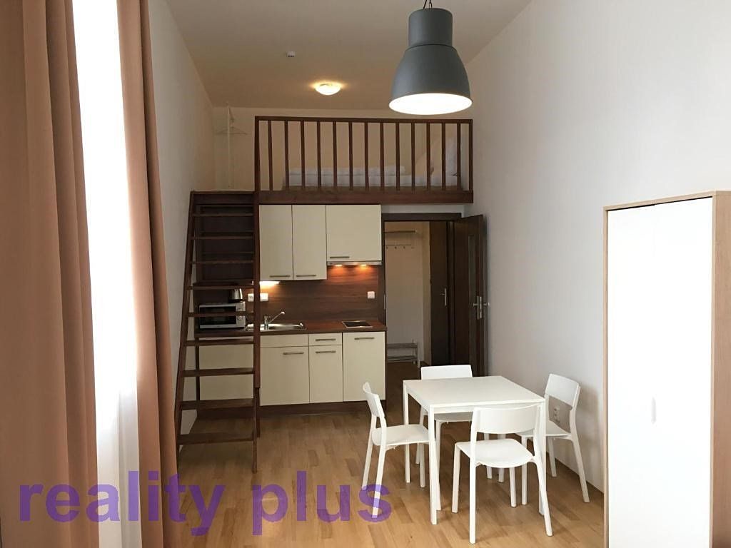 Pronájem bytu 1+kk 28 m² – fotografie 2