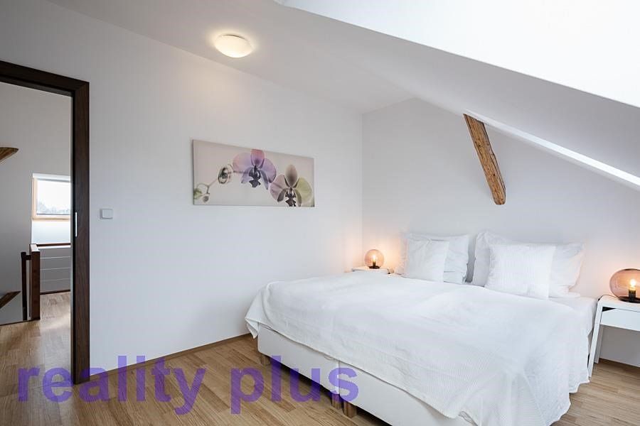 Pronájem bytu 3+kk 77 m² – fotografie 4