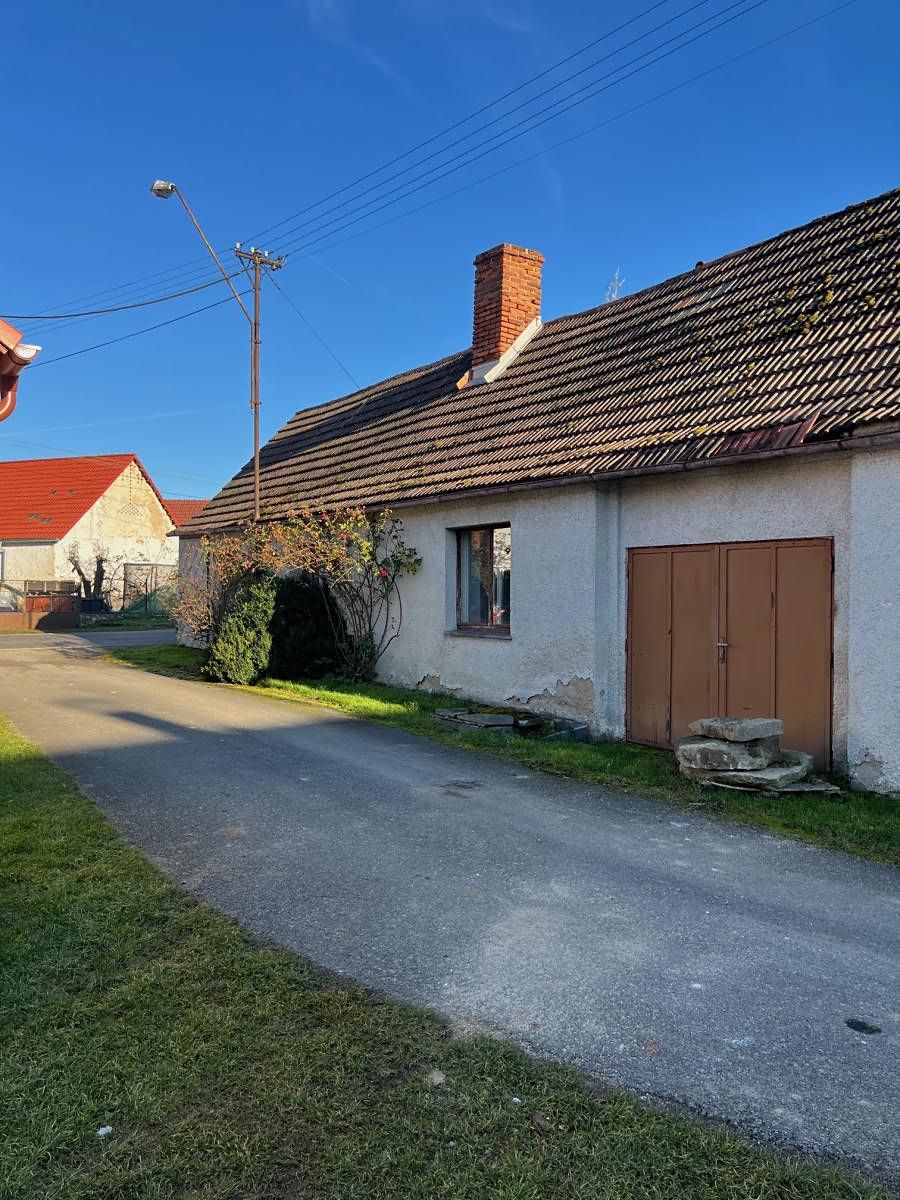 Prodej rodinného domu 90 m², pozemek 196 m²