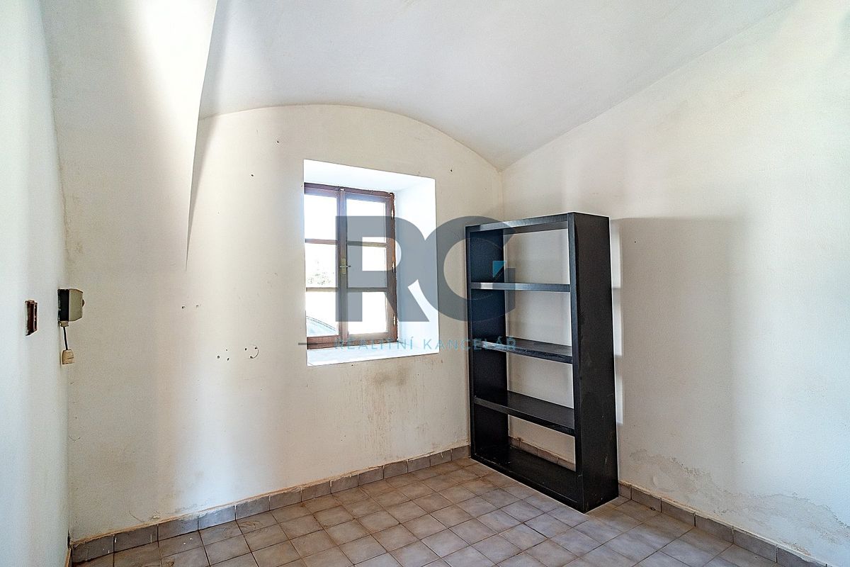 Prodej obchodního prostoru 140 m² – fotografie 5