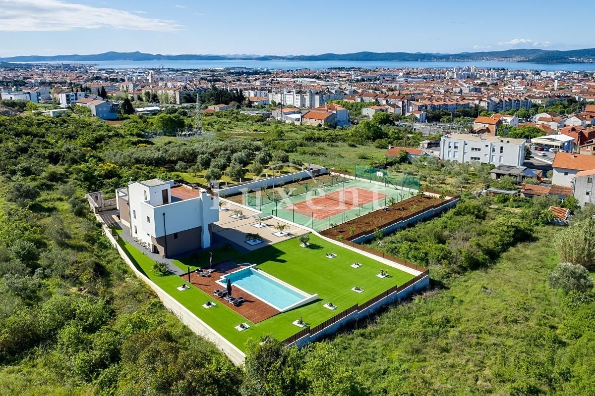 Prodej vily 380 m², pozemek 5100 m², Zadar – fotka 1 z 3