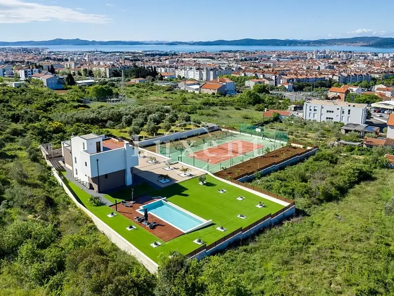 Prodej vily 380 m², pozemek 5100 m², Zadar – náhled fotky 1