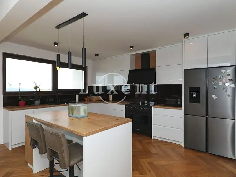 Prodej vily 380 m², pozemek 5100 m², Zadar – náhled fotky 3
