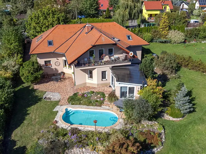 Prodej rodinného domu 321 m², pozemek 2875 m², Mnichovice – náhled fotky 2