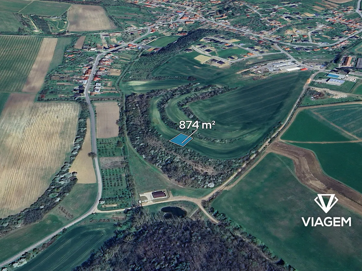 Prodej pole 874 m²