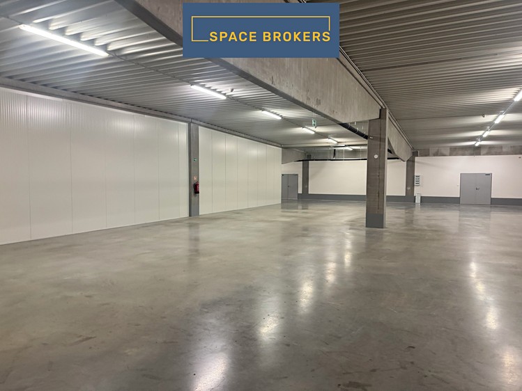 Комерційне приміщення в оренду, 1 400 м² (8 з 13)