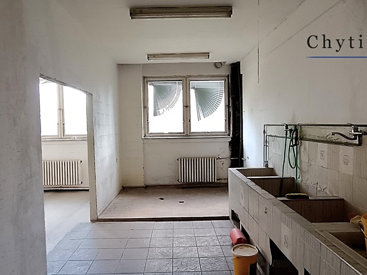 Prodej komerčního prostoru, 1 600 m² (16 z 23)