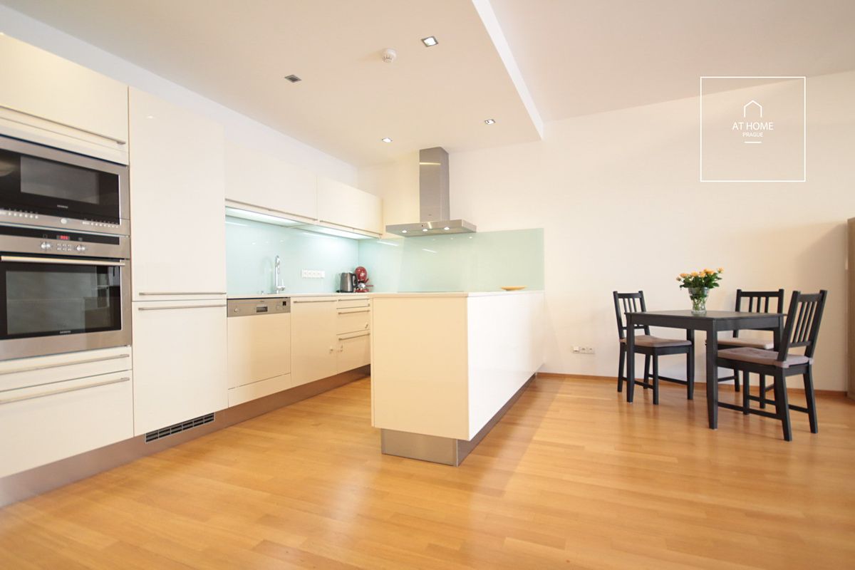 Pronájem bytu 4+kk 130 m² (Jednopodlažní)