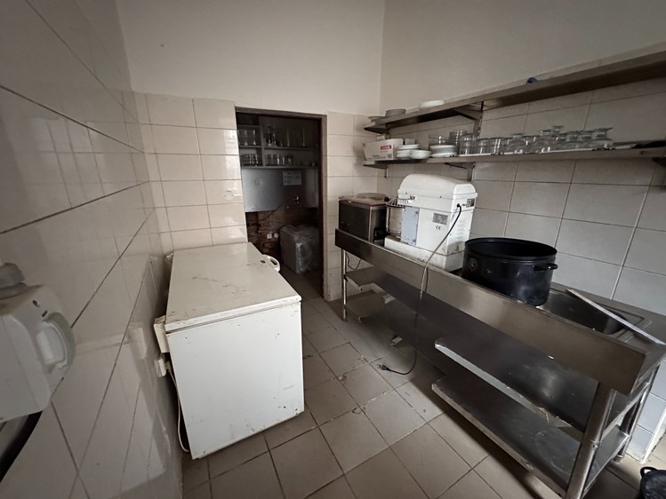 Комерційне приміщення на продаж, 358 м² (5 з 10)