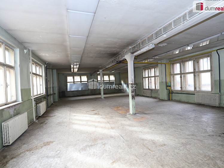 Gewerbefläche zum Kauf, 1.600 m² (2 von 38)