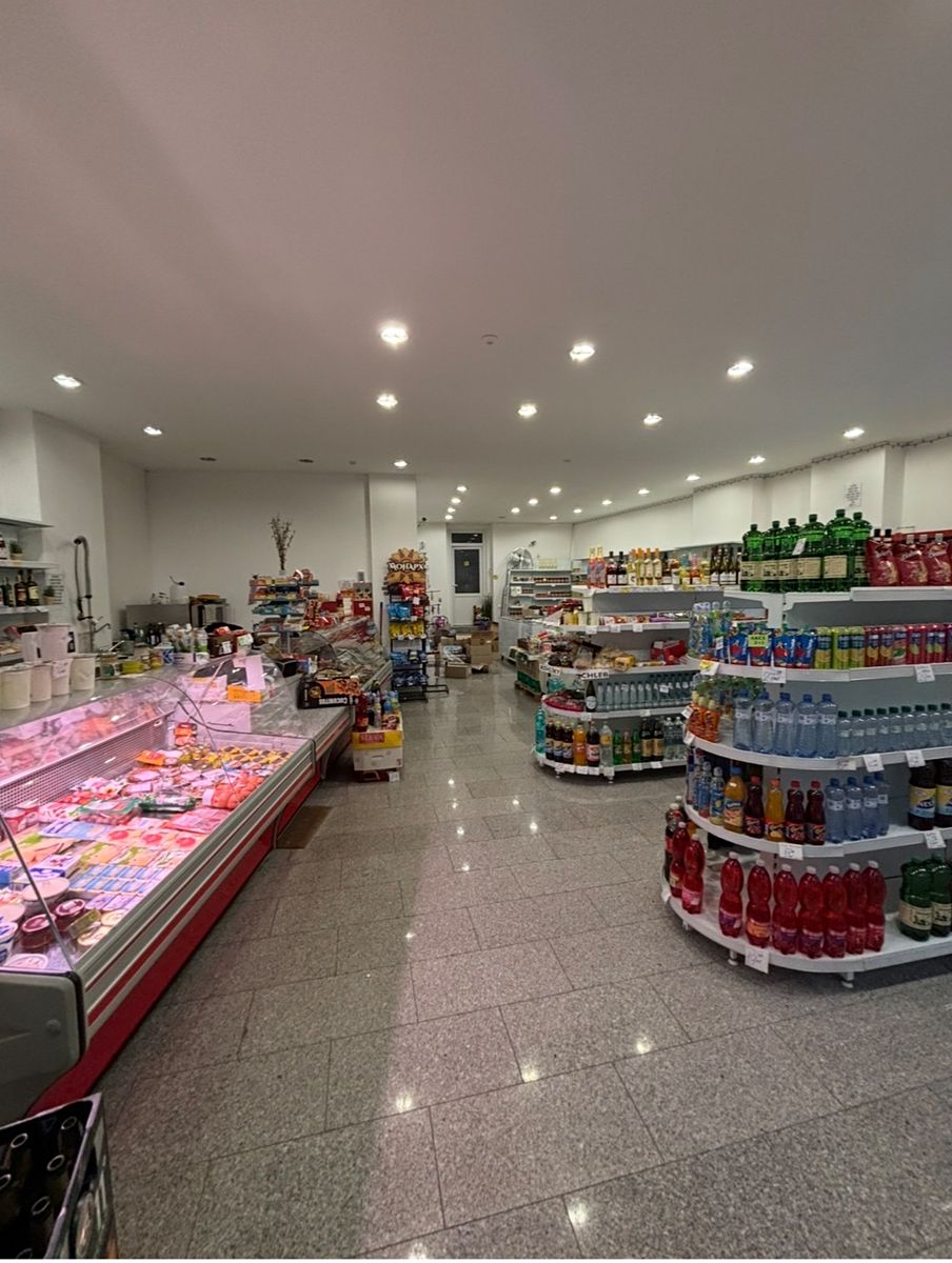 Prodej obchodního prostoru 143 m² – fotografie 2