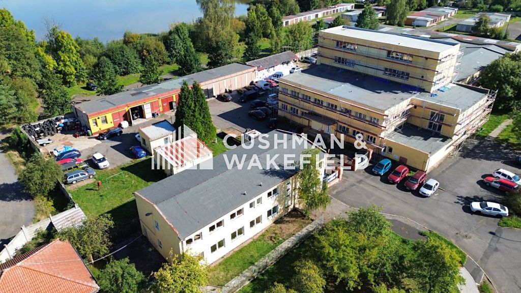 Prodej výrobní haly, prostoru 2300 m²