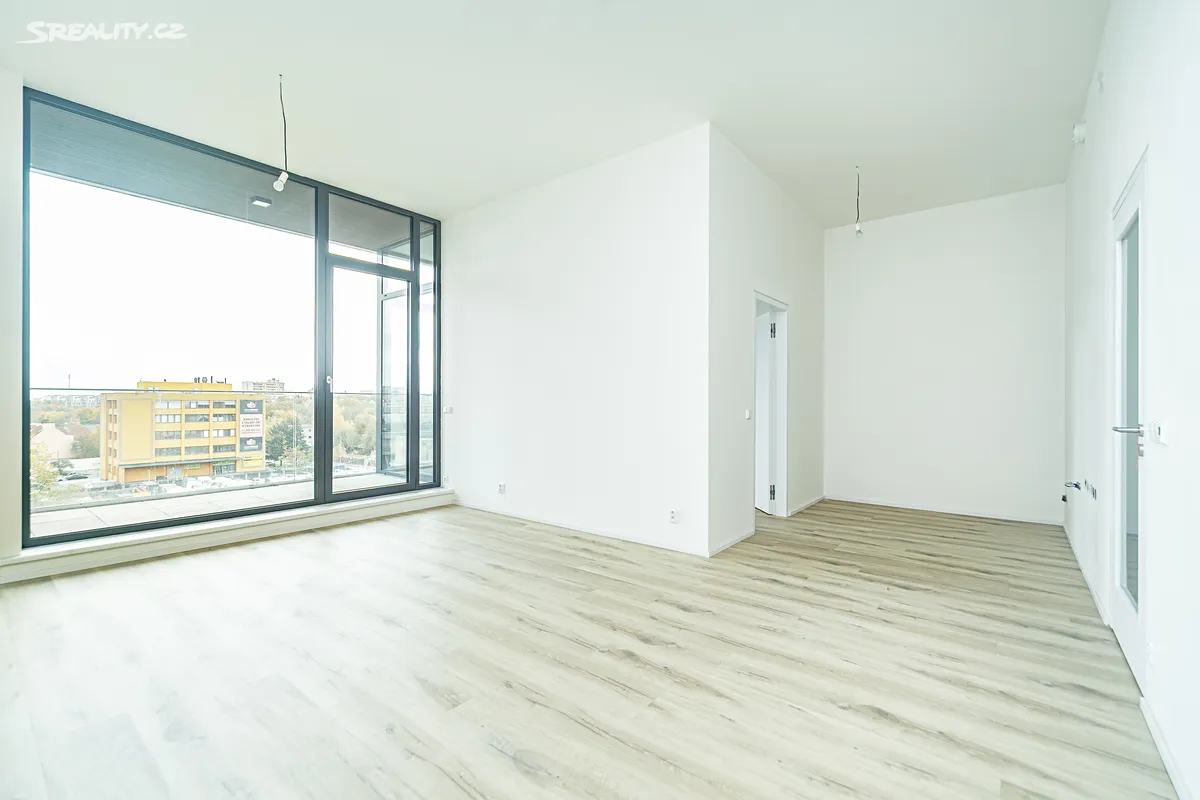 Prodej bytu 2+kk 63 m² – pohled 2