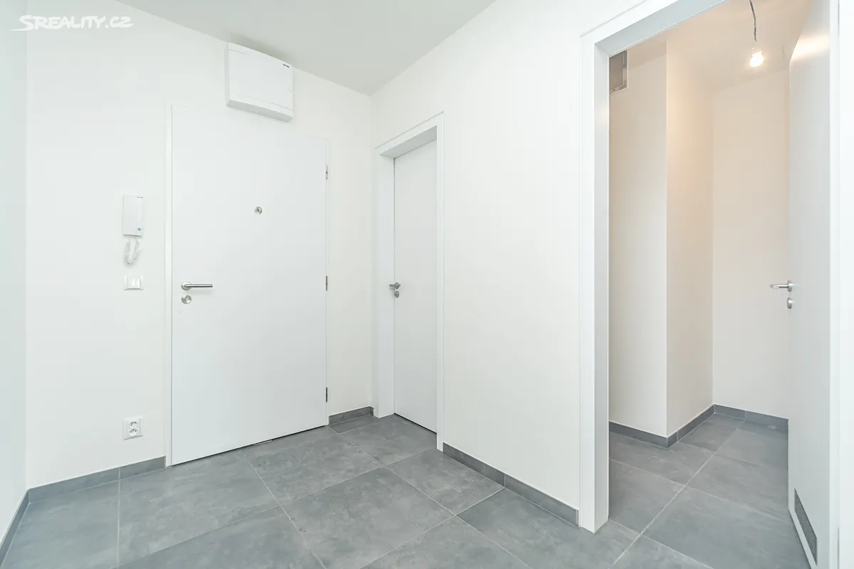 Prodej bytu 2+kk 63 m² – pohled 4