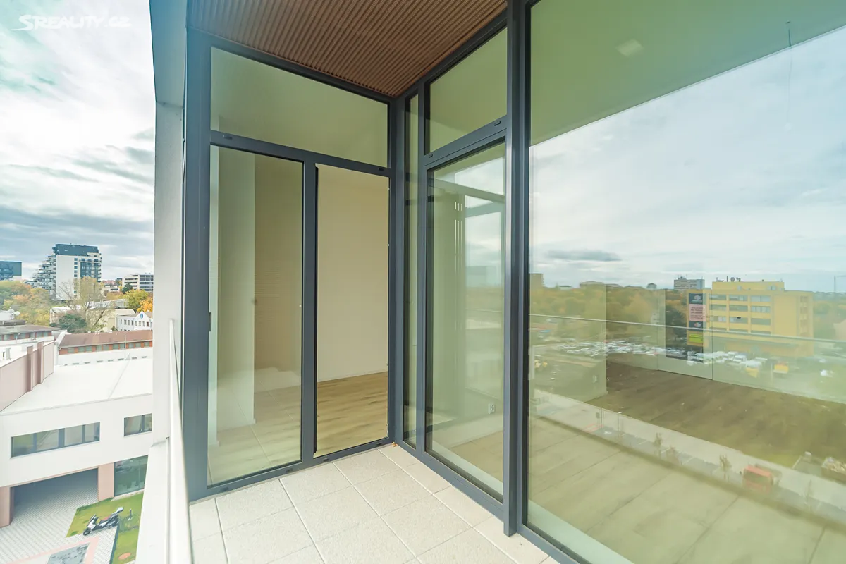 Prodej bytu 2+kk 63 m² – pohled 3