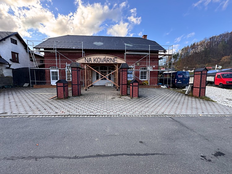 Комерційне приміщення на продаж, 358 м² (1 з 10)