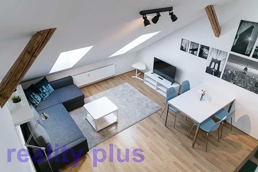 Pronájem bytu 3+kk 77 m²