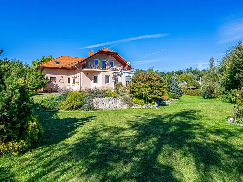 Prodej rodinného domu 321 m², pozemek 2875 m², Mnichovice – náhled fotky 1