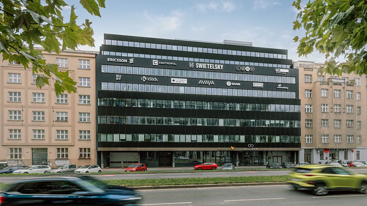 Pronájem kanceláře 544 m²